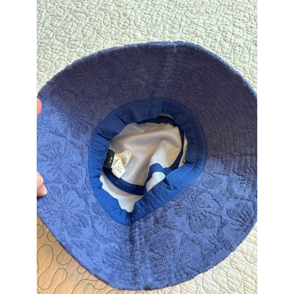 Roxy Blue Terry Cloth Floral Embossed Bucket Hat Womens Small/Medium